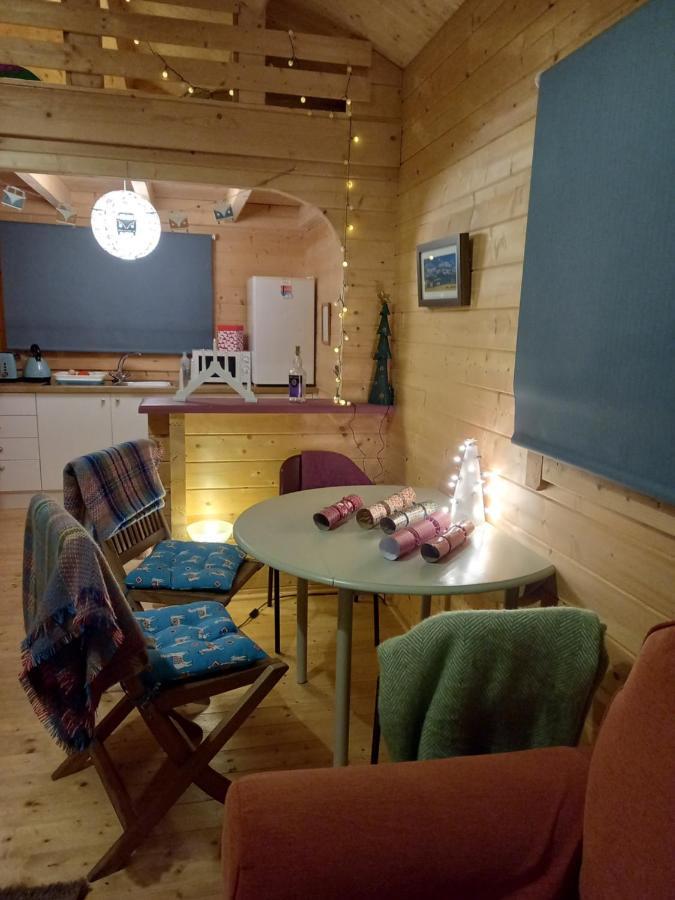 Springbank Cabin Insch Exteriör bild